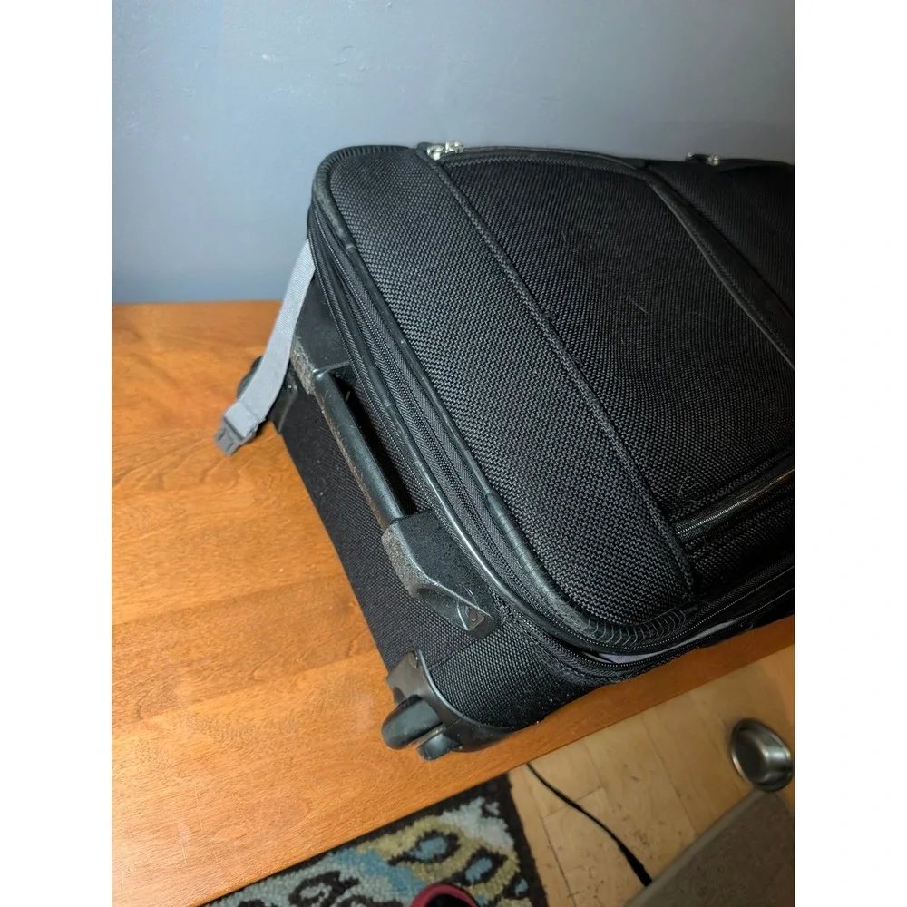 Samsonite Black Ballistic Nylon Rolling Carry On Suitcase Upright Luggage